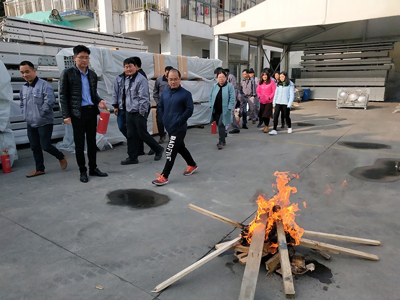 華燁參加消防培訓..jpg 華燁參加消防培訓..jpg