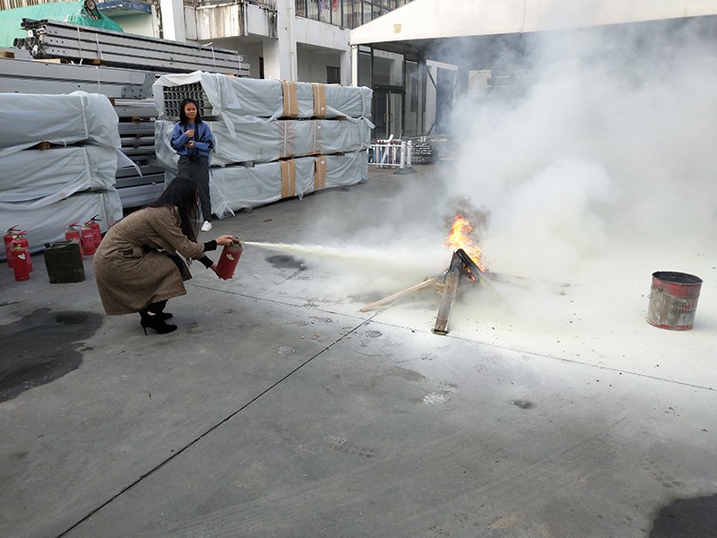 華燁參加消防培訓..jpg 華燁參加消防培訓..jpg