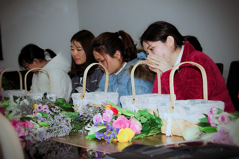 華燁篷房廠家之插花活動 華燁篷房廠家之插花活動