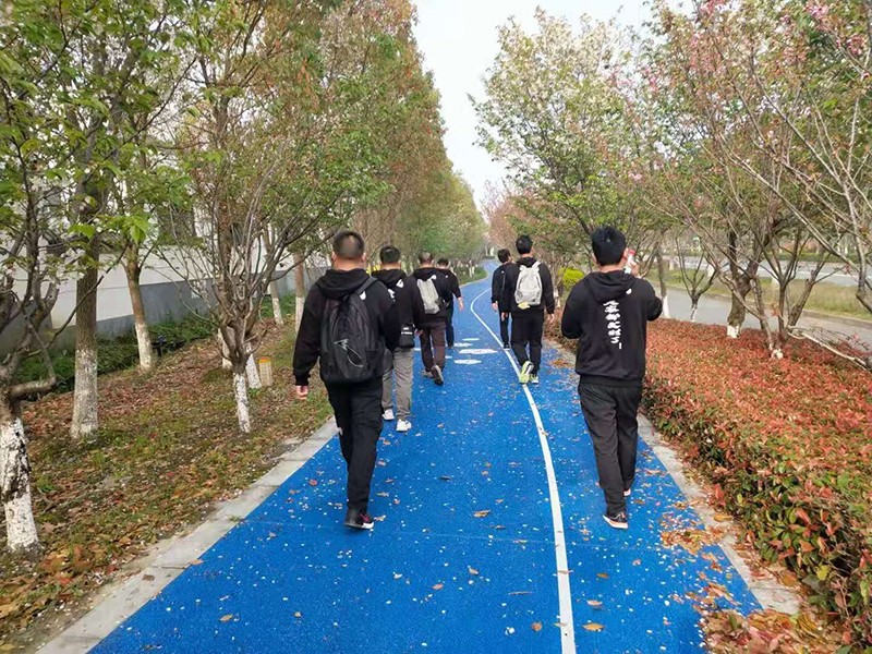 華燁篷房團隊向淀山湖出發,徒步20公里,挑戰自我 一路同行! 華燁篷房團隊向淀山湖出發,徒步20公里,挑戰自我 一路同行!