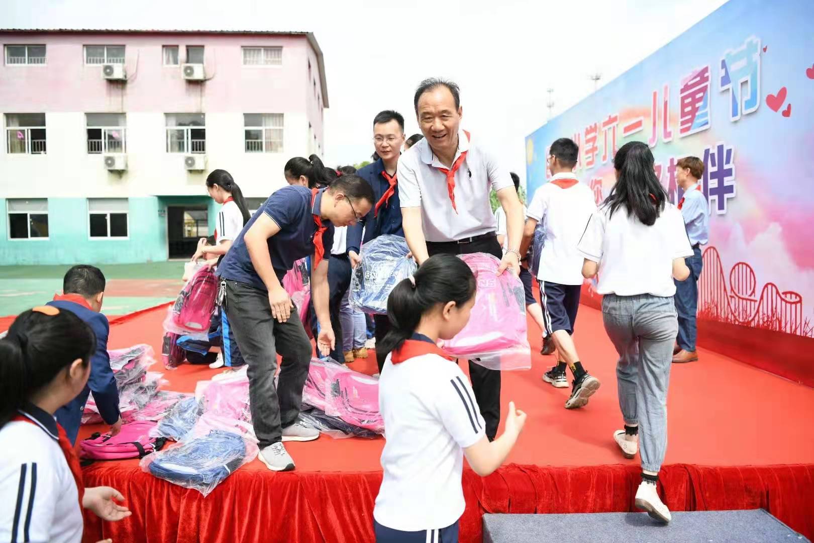 華燁篷房助力民樂小學(xué) 華燁篷房助力民樂小學(xué)