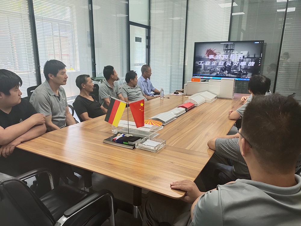 華燁篷房組織開展安全生產(chǎn)教育培訓(xùn)活動