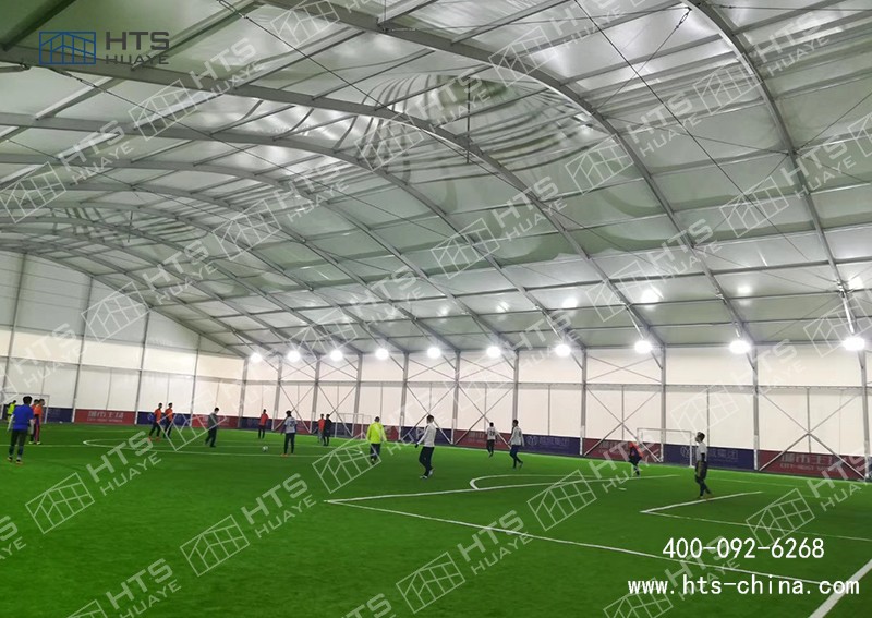足球館篷房讓“家門口”的公共場(chǎng)地多起來 足球館篷房讓“家門口”的公共場(chǎng)地多起來